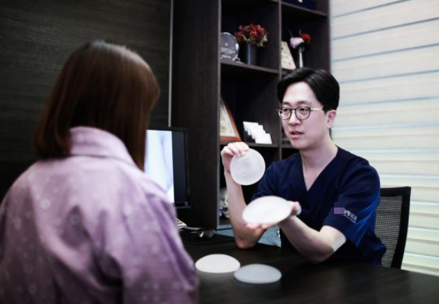 강남가슴성형외과, 수술하고 후회하는 분들의 특징 - 아모라타성형외과 사진 3