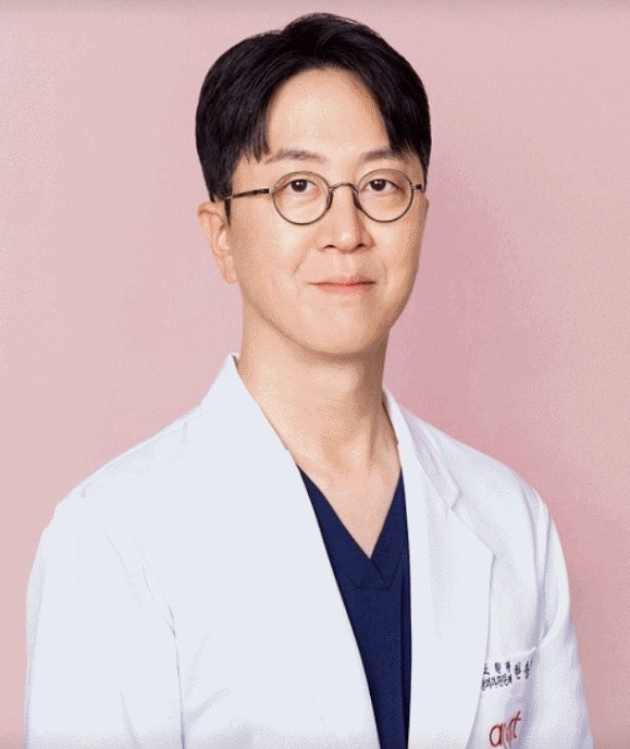 가슴재수술? 10명 중 8명은 '이것' 몰라 두 번째도 실패합니다 - 서초동성형외과